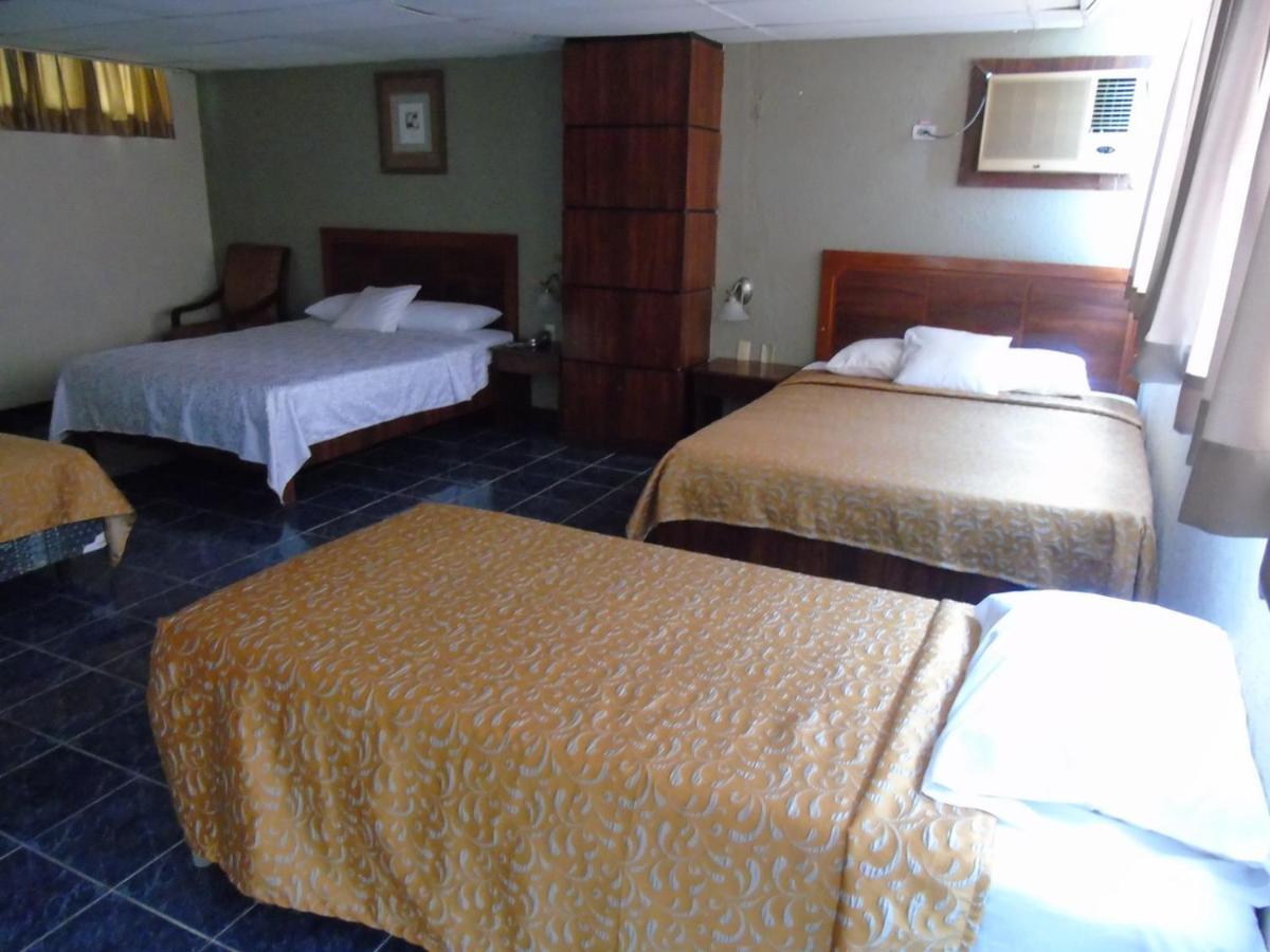 Hotel Malecon Inn Гуаякиль Экстерьер фото
