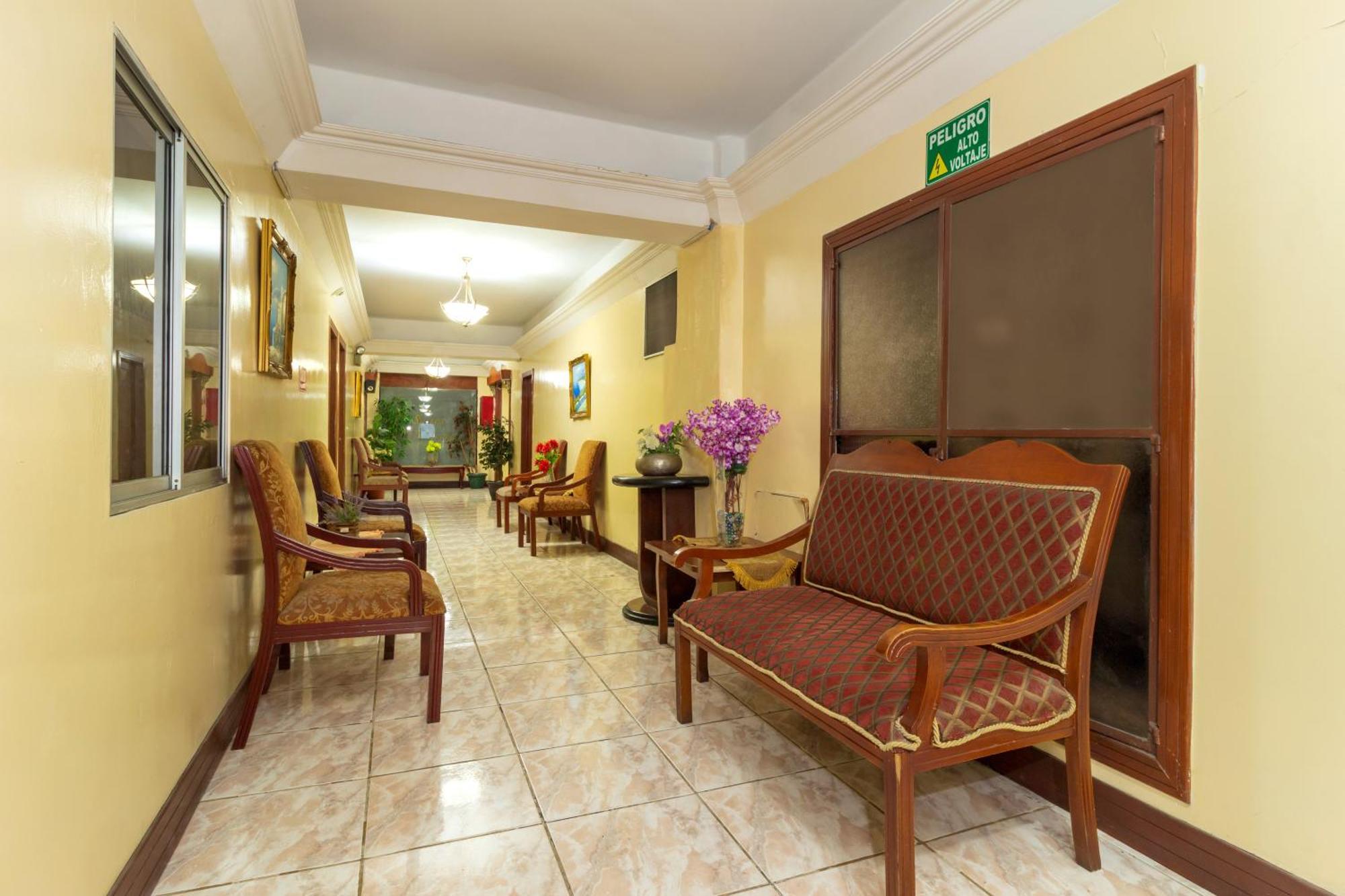 Hotel Malecon Inn Гуаякиль Экстерьер фото