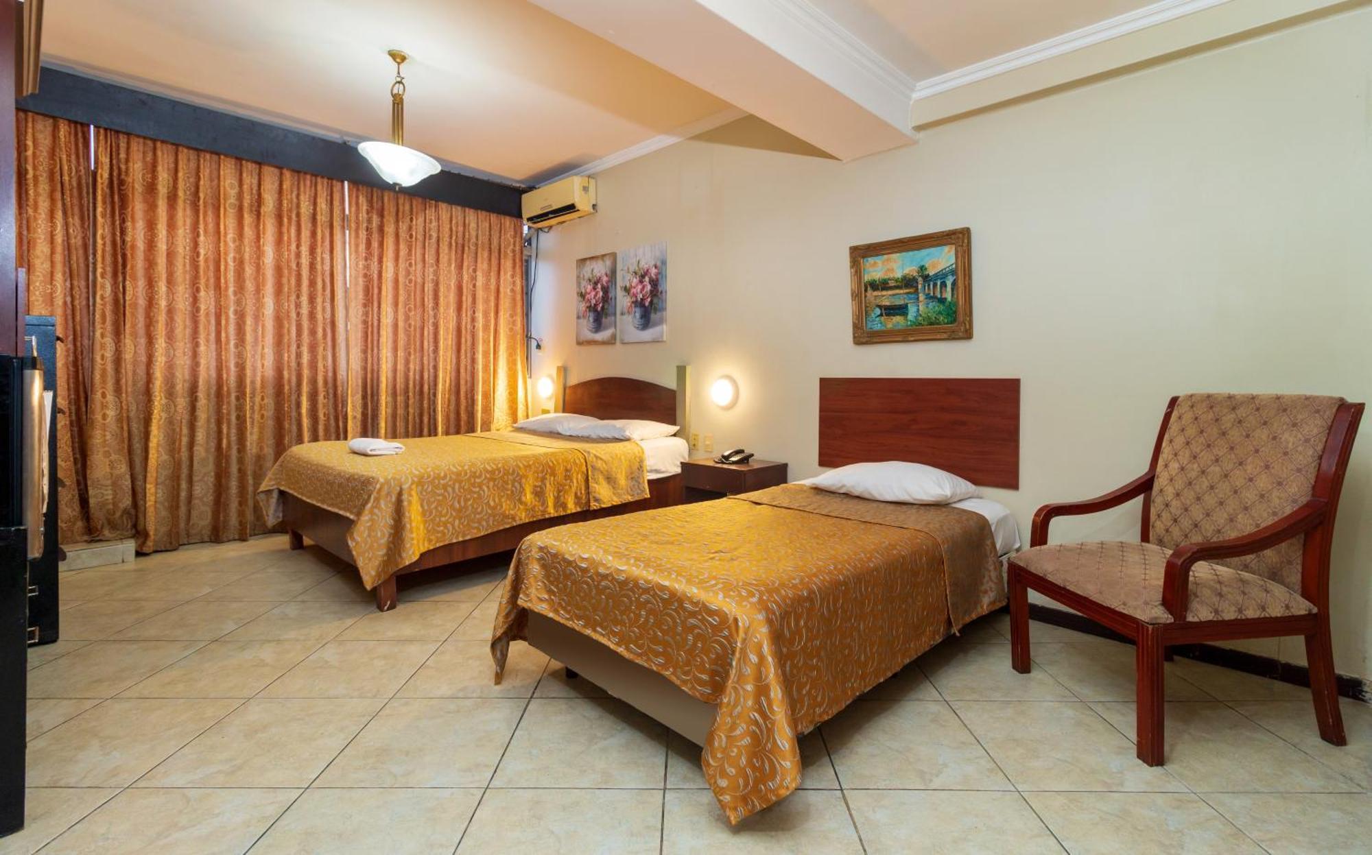 Hotel Malecon Inn Гуаякиль Экстерьер фото