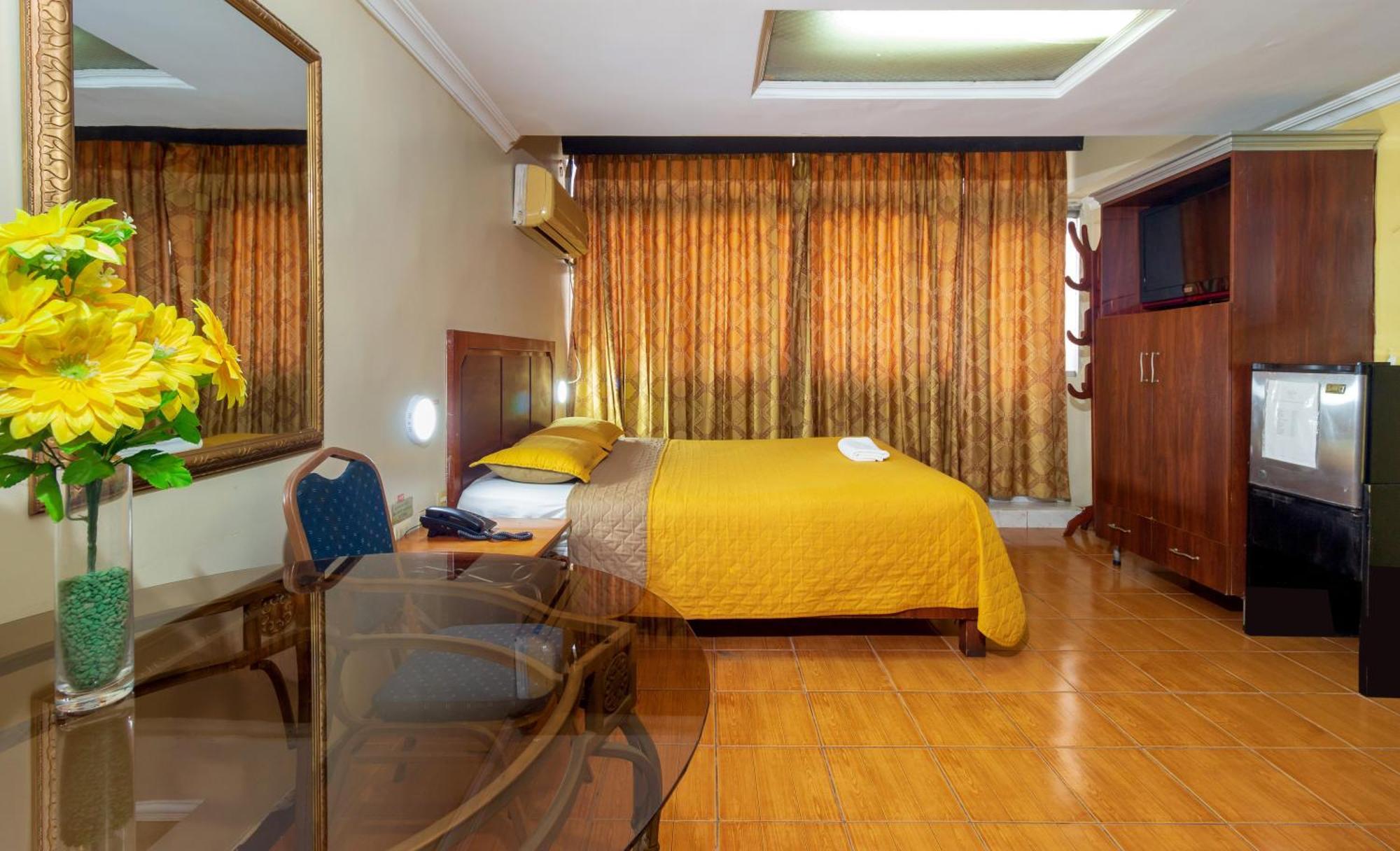 Hotel Malecon Inn Гуаякиль Экстерьер фото