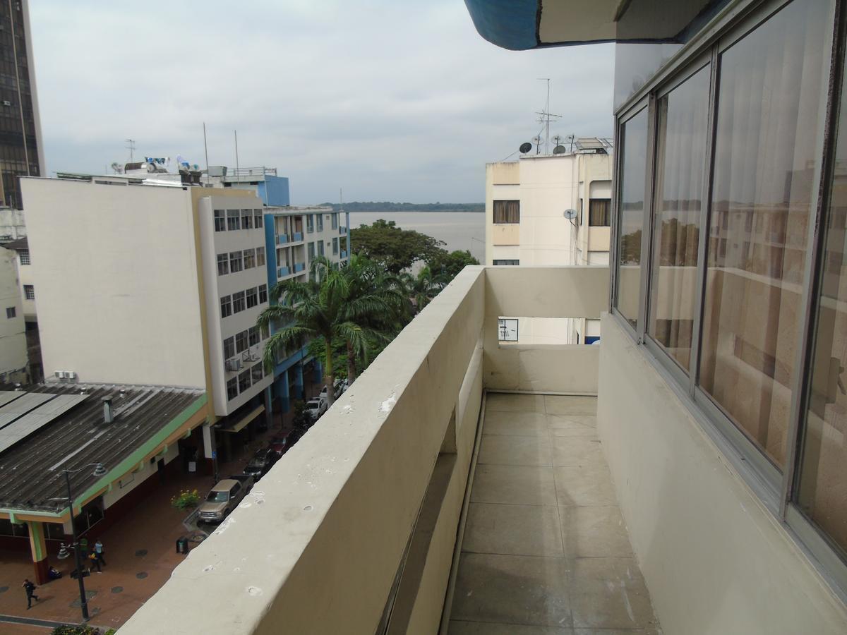 Hotel Malecon Inn Гуаякиль Экстерьер фото
