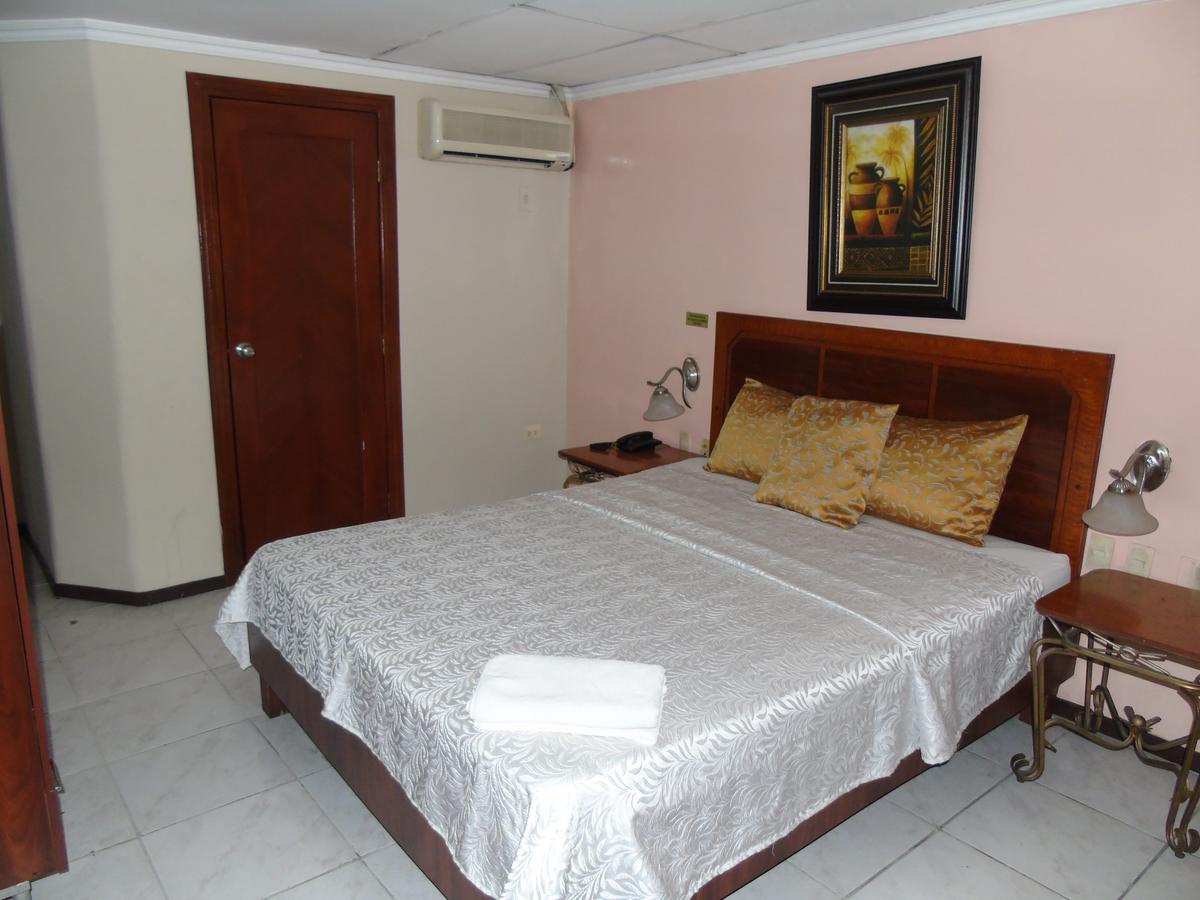 Hotel Malecon Inn Гуаякиль Экстерьер фото