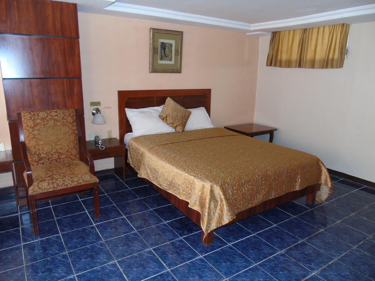 Hotel Malecon Inn Гуаякиль Экстерьер фото