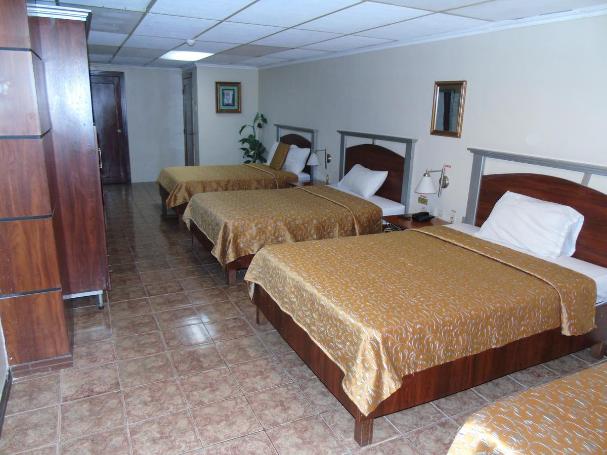Hotel Malecon Inn Гуаякиль Экстерьер фото